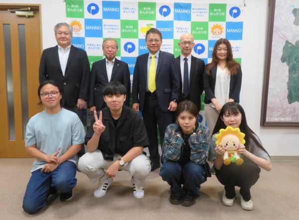 最終日にみんなで記念撮影の画像