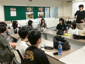 屏東大学生との交流の様子