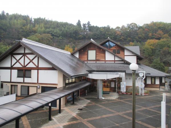 塩入温泉の外観